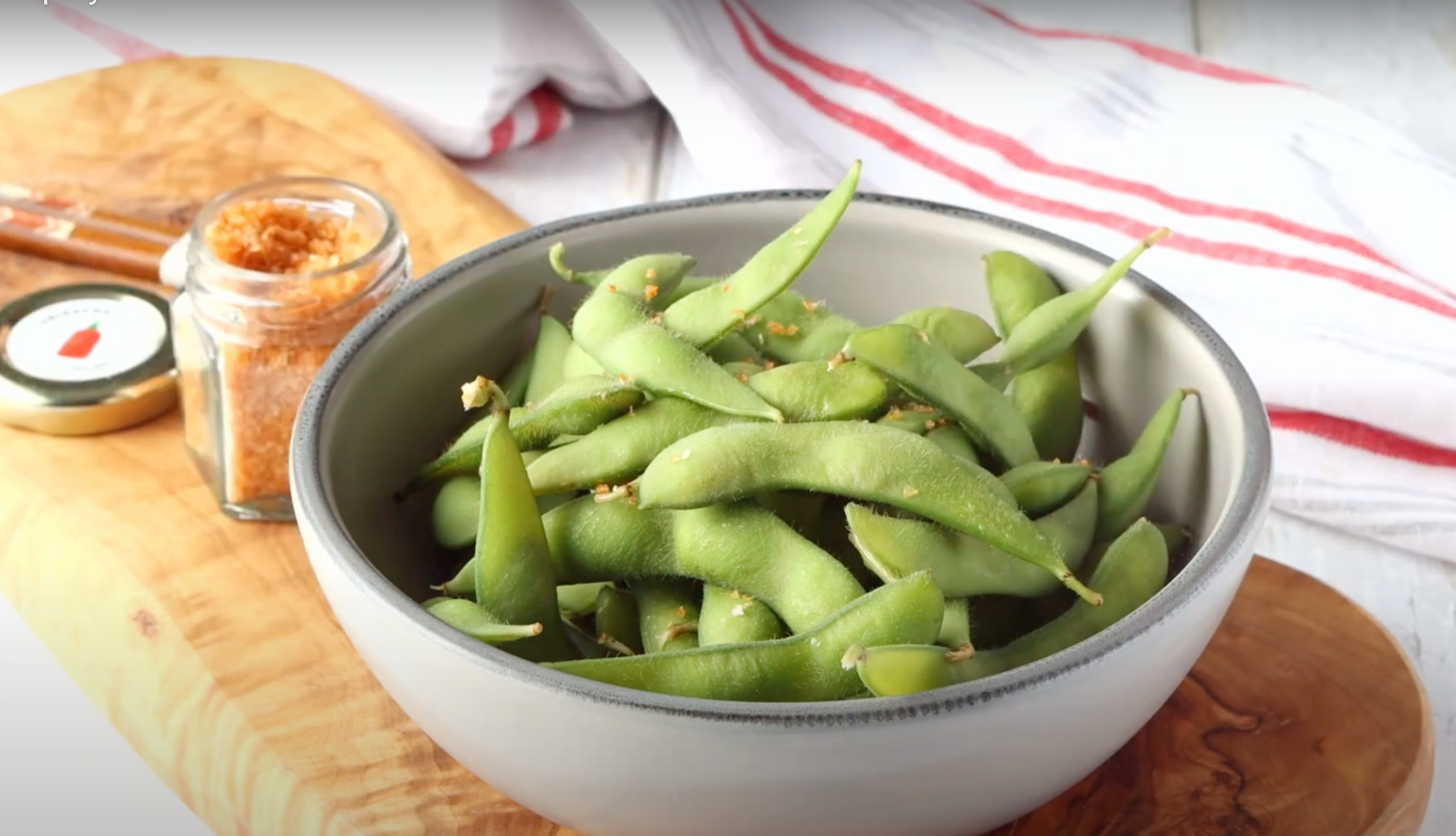 Spicy Sriracha Edamame – Evoolution